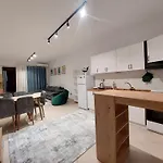 Center Nr 6 Апартаменты Шкодер