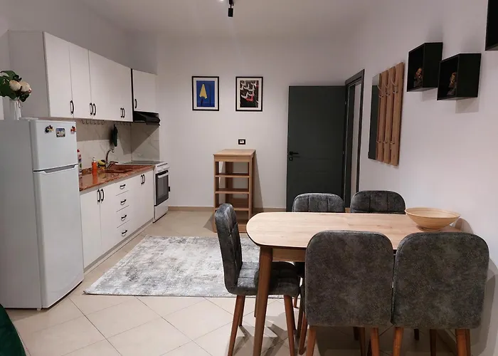 Center Nr 6 * שקודר